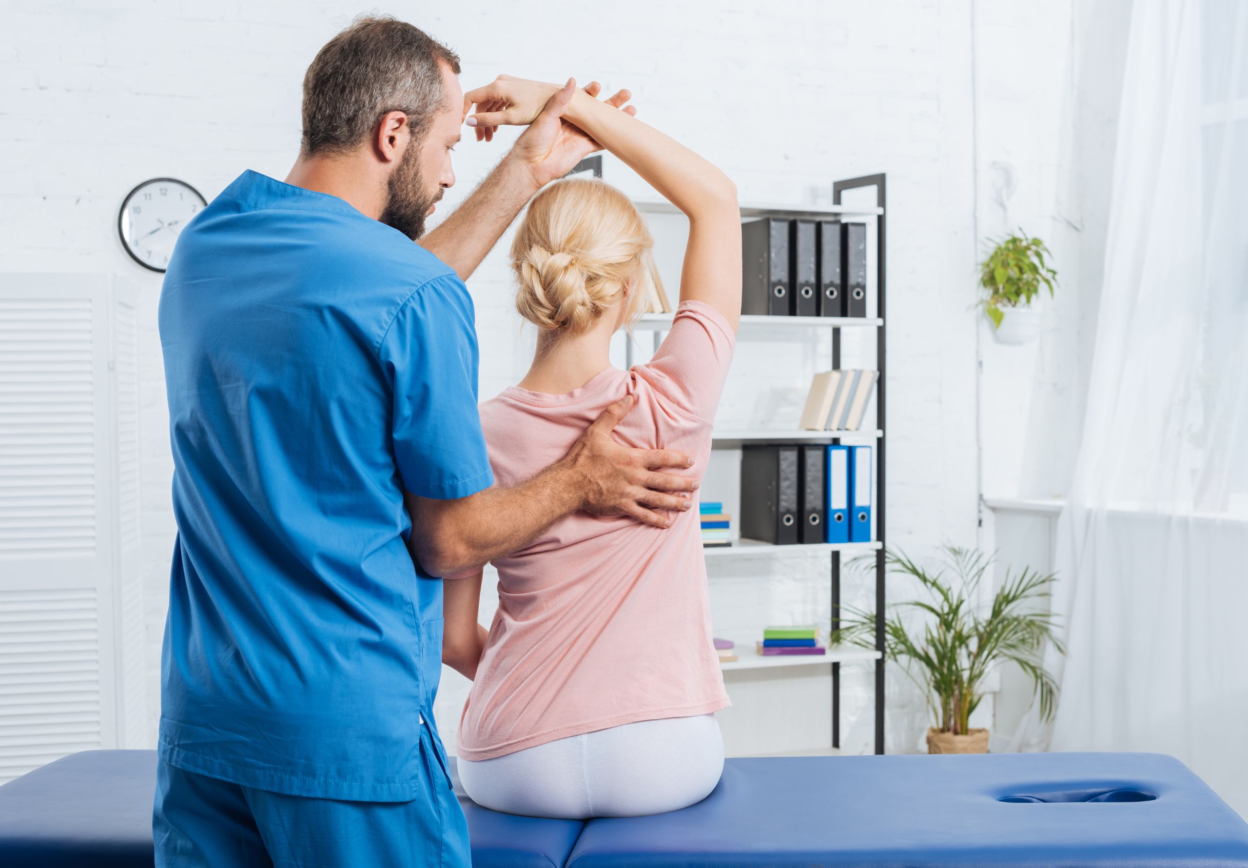 jaka odzież medyczna dla fizjoterapeuty